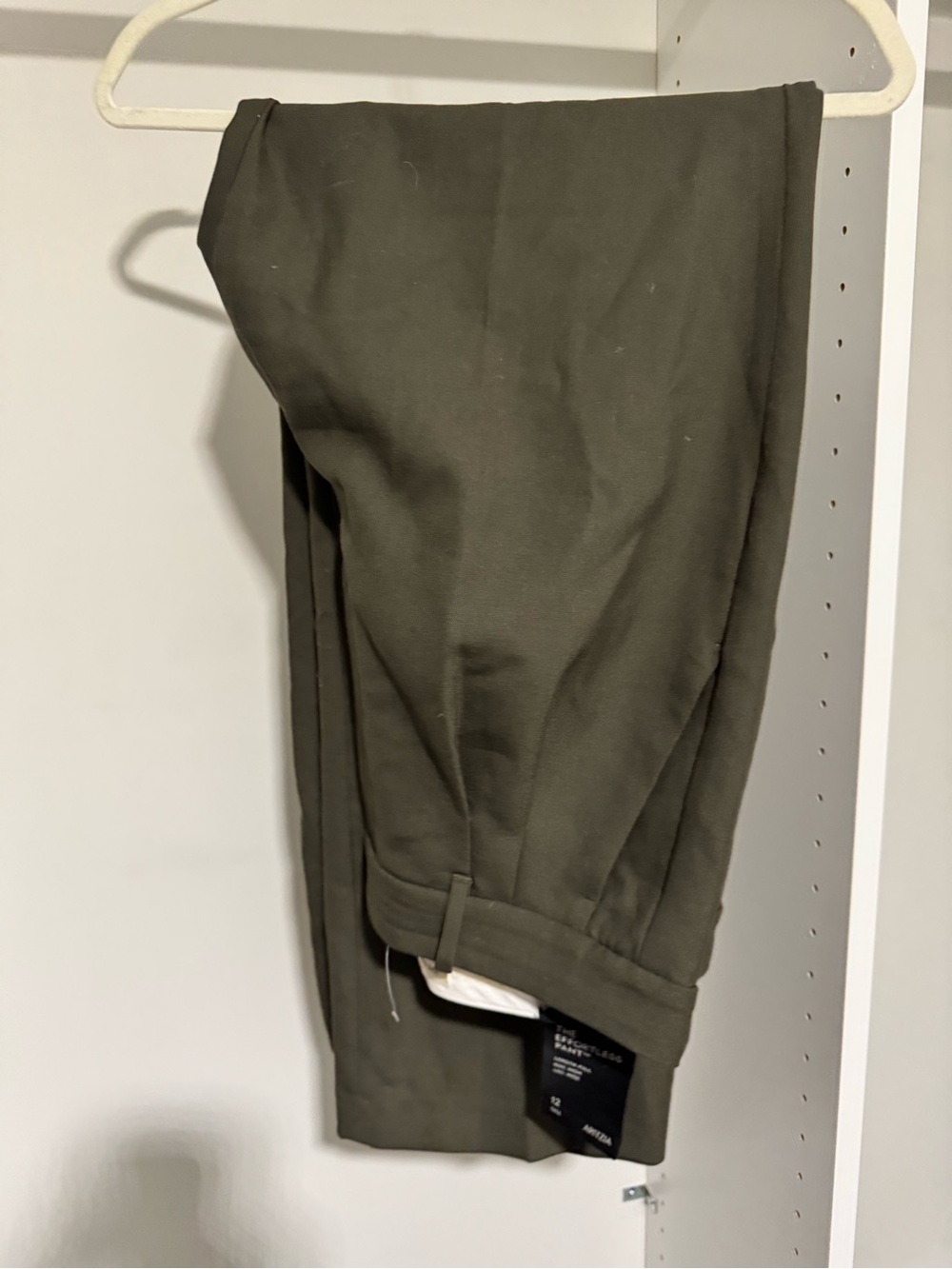 Aritzia  The Effortless Pant - Olive Green size 12 T